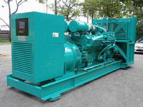 平桂如何选择适合 100KW 发电机的电缆长度?